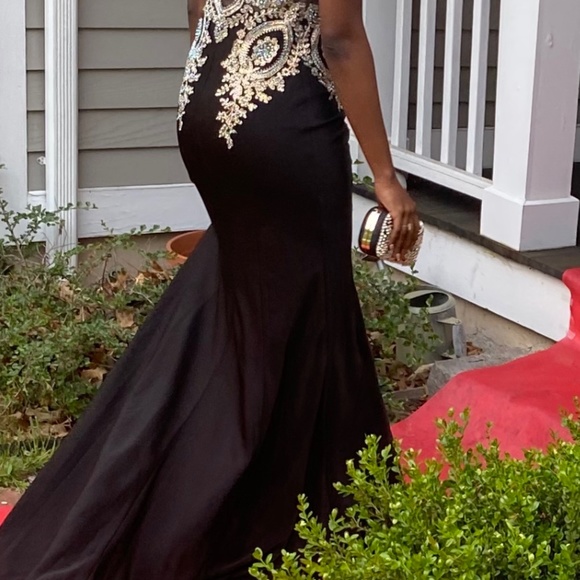 Elegant Black & Gold Dress - Picture 2 of 4